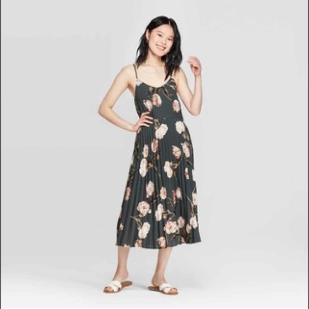 Romantic Floral Green Dress - Picture 6 of 6